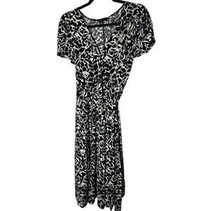 BCBGMaxAzria Black and White Wrap Dress Size Large